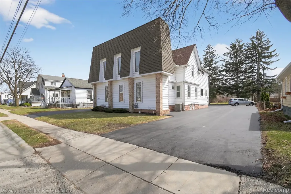175 2nd Street Belleville City MI 48111