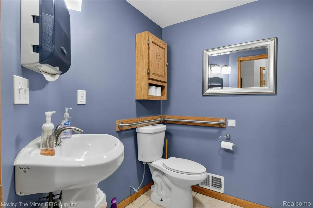 175 2nd Street Belleville City MI 48111