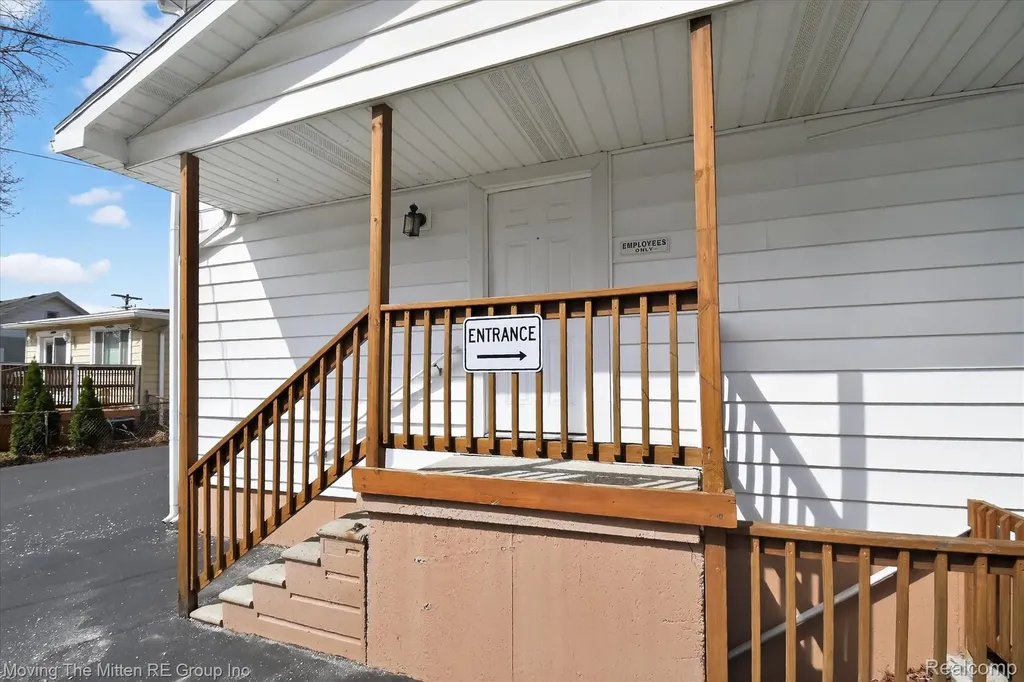 175 2nd Street Belleville City MI 48111