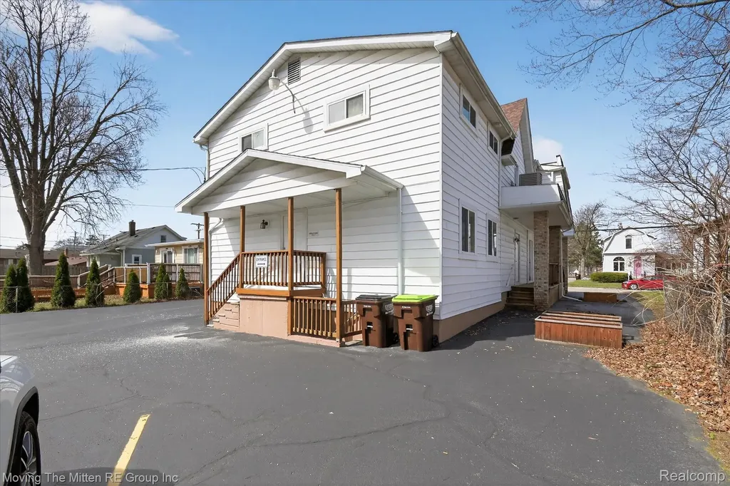 175 2nd Street Belleville City MI 48111