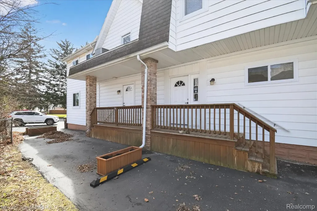 175 2nd Street Belleville City MI 48111