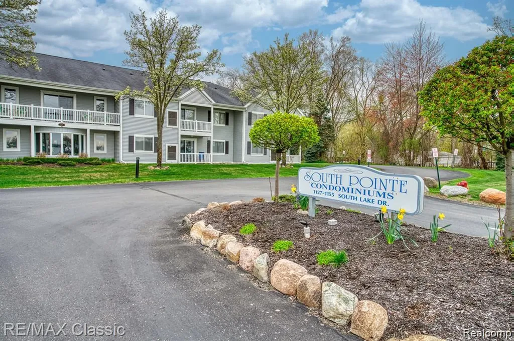 1155 S Lake Drive Novi City MI 48377