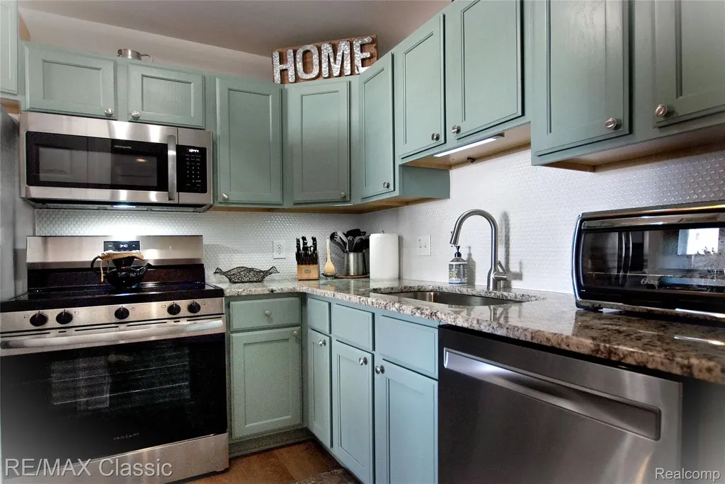 1155 S Lake Drive Novi City MI 48377