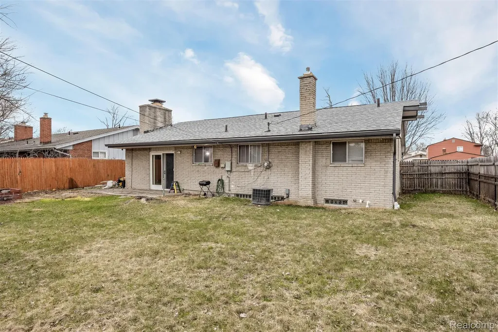 21821 Concord Street Southfield City MI 48076