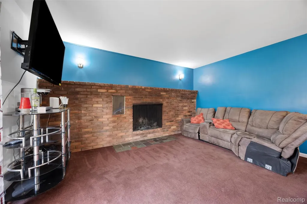 21821 Concord Street Southfield City MI 48076