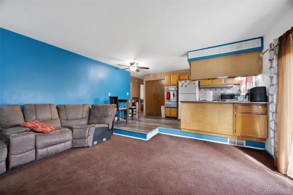 21821 Concord Street Southfield City MI 48076