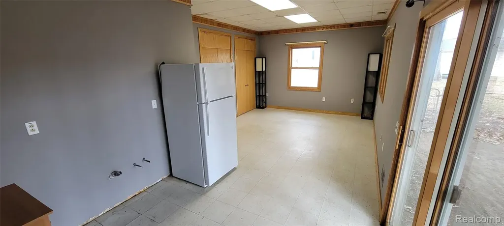 890 Tyrone Avenue Waterford Charter Township MI 48328
