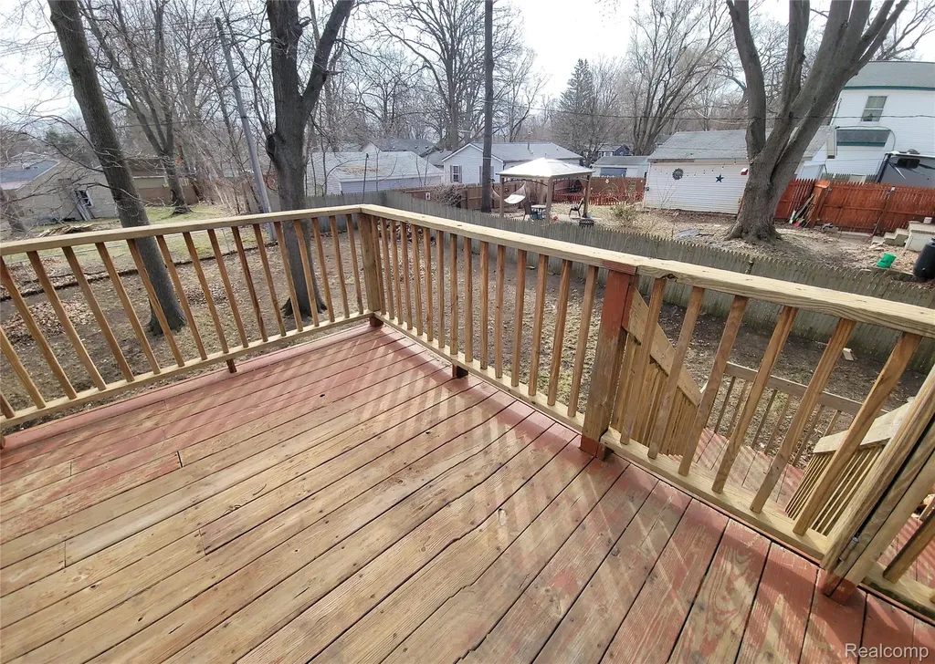 890 Tyrone Avenue Waterford Charter Township MI 48328