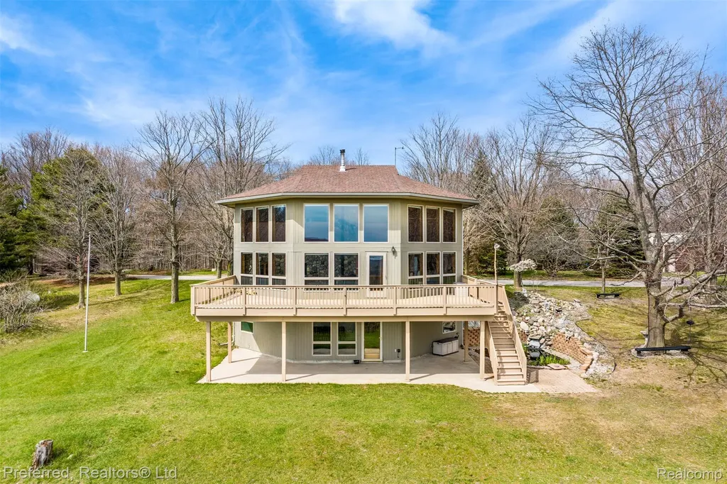 1693 Elm Road Crystal Lake Township MI 49635