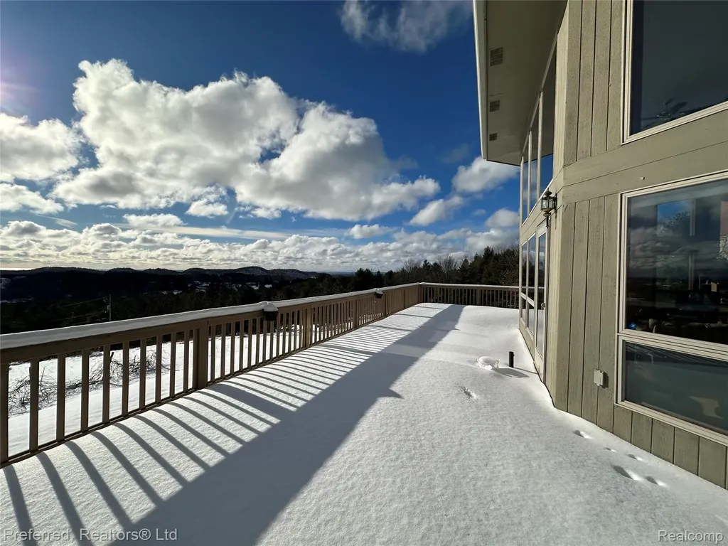 1693 Elm Road Crystal Lake Township MI 49635