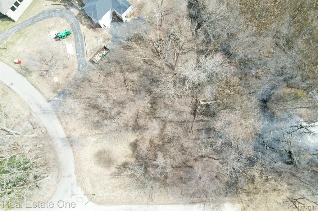 2636 Bay Drive West Bloomfield Charter Township MI 48324