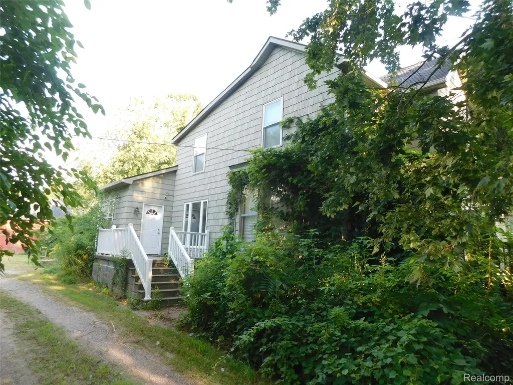 5284 Scotch Settlement Road Almont Township MI 48003