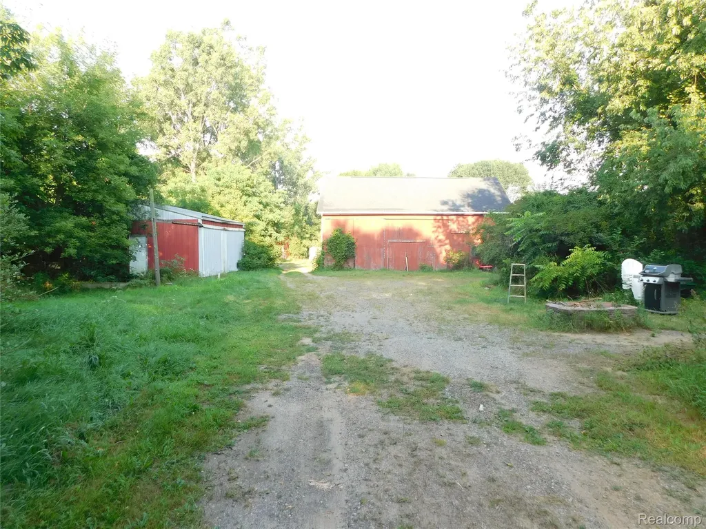 5284 Scotch Settlement Road Almont Township MI 48003
