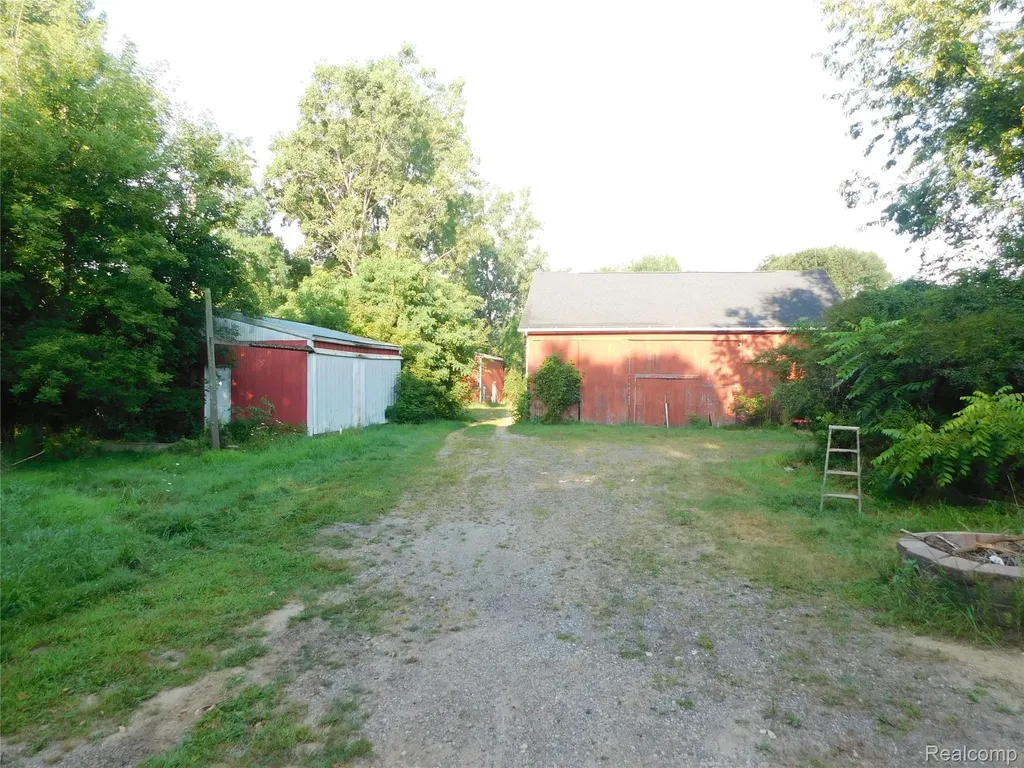 5284 Scotch Settlement Road Almont Township MI 48003