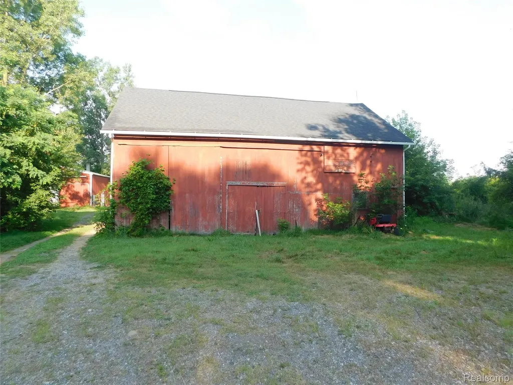 5284 Scotch Settlement Road Almont Township MI 48003