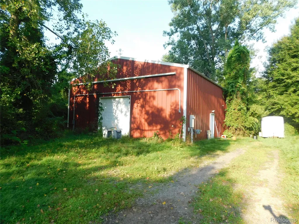 5284 Scotch Settlement Road Almont Township MI 48003