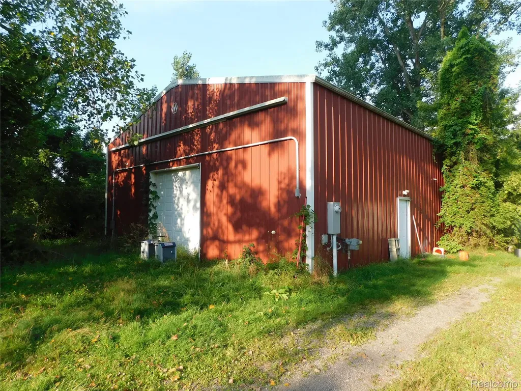 5284 Scotch Settlement Road Almont Township MI 48003