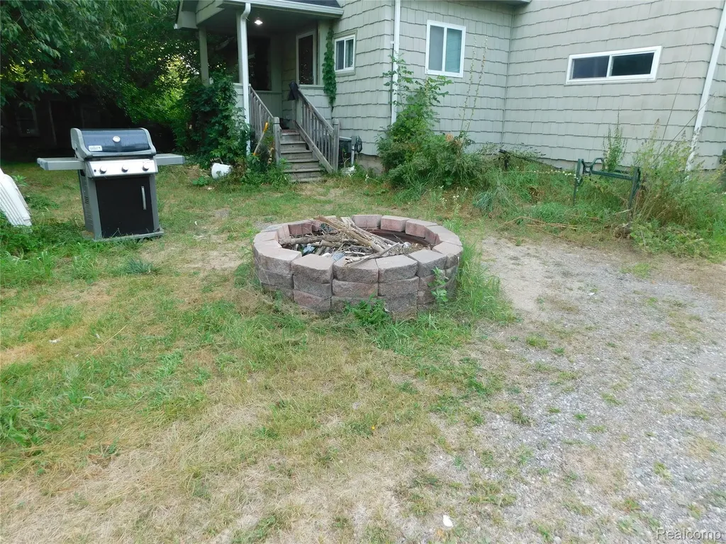 5284 Scotch Settlement Road Almont Township MI 48003