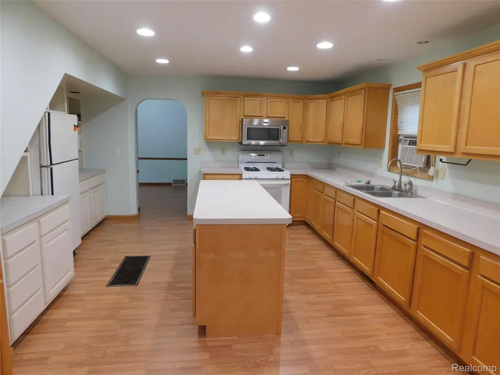 5284 Scotch Settlement Road Almont Township MI 48003