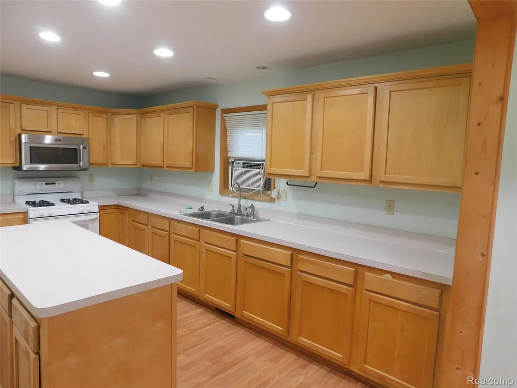 5284 Scotch Settlement Road Almont Township MI 48003