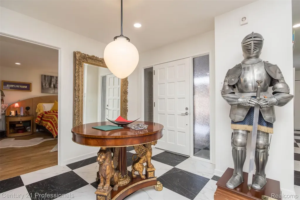9095 S Saginaw Road Grand Blanc Charter Township MI 48439