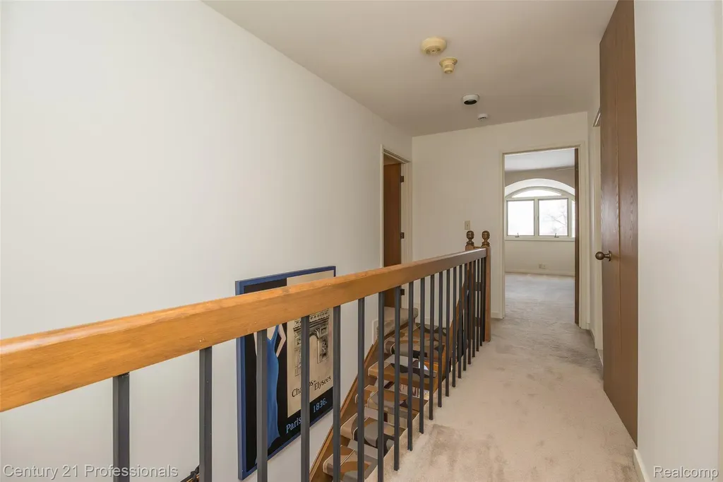 9095 S Saginaw Road Grand Blanc Charter Township MI 48439