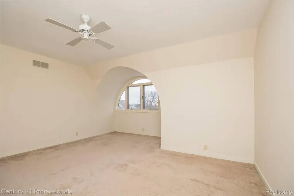 9095 S Saginaw Road Grand Blanc Charter Township MI 48439