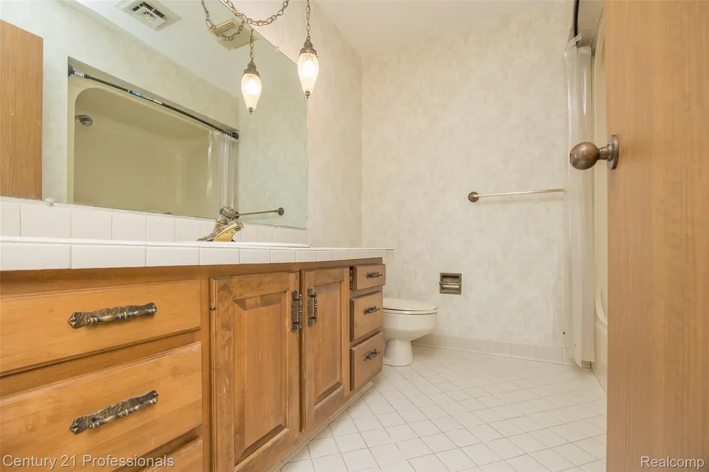 9095 S Saginaw Road Grand Blanc Charter Township MI 48439