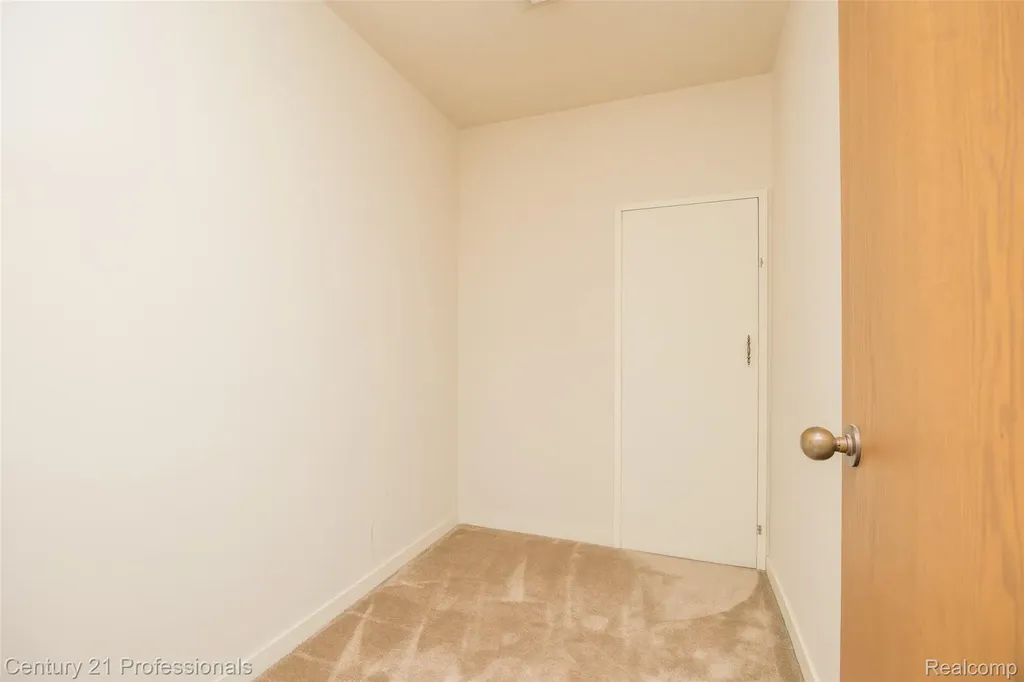 9095 S Saginaw Road Grand Blanc Charter Township MI 48439