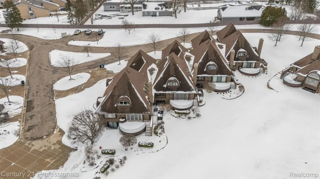 9095 S Saginaw Road Grand Blanc Charter Township MI 48439