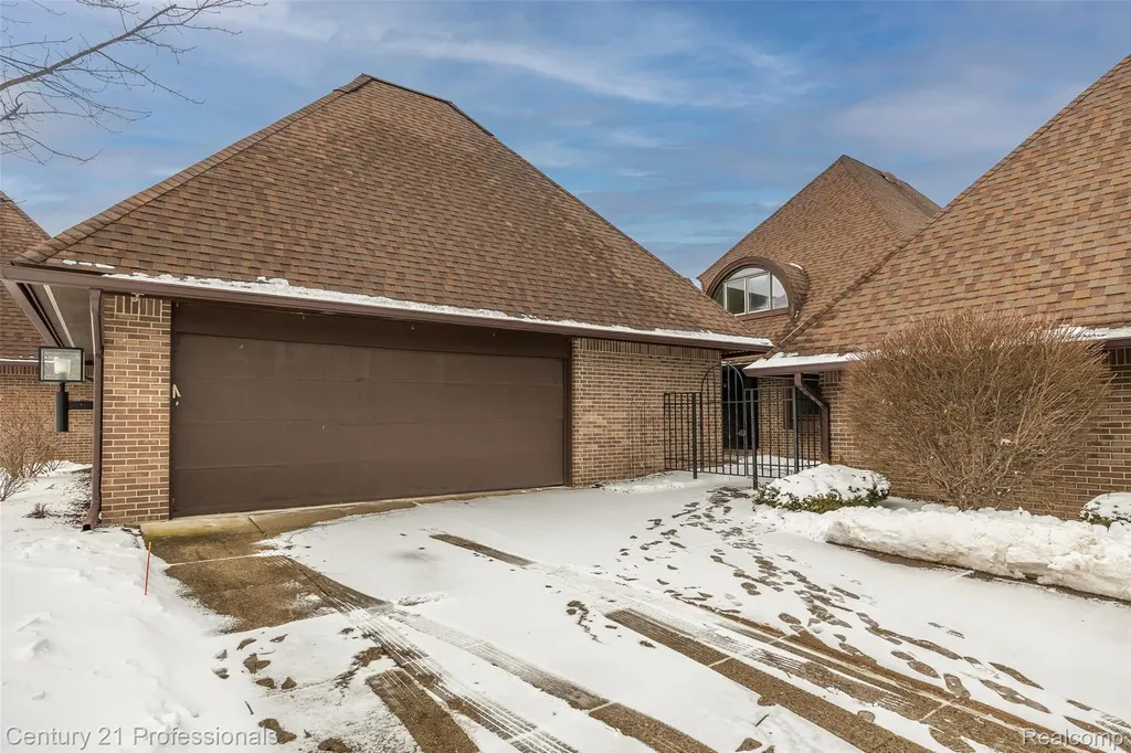 9095 S Saginaw Road Grand Blanc Charter Township MI 48439