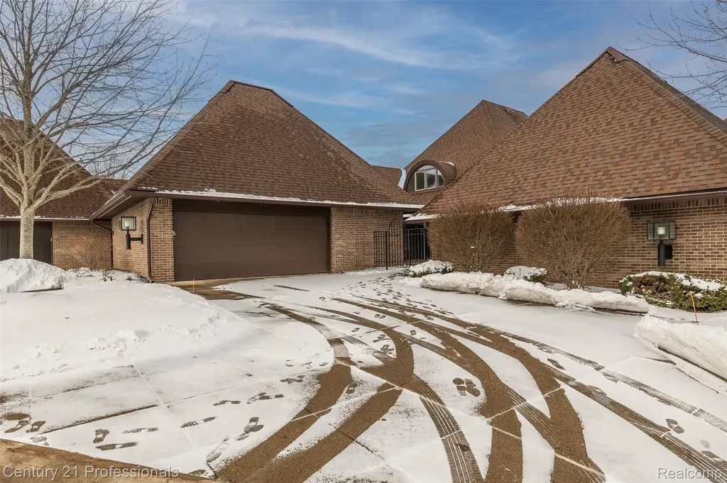 9095 S Saginaw Road Grand Blanc Charter Township MI 48439