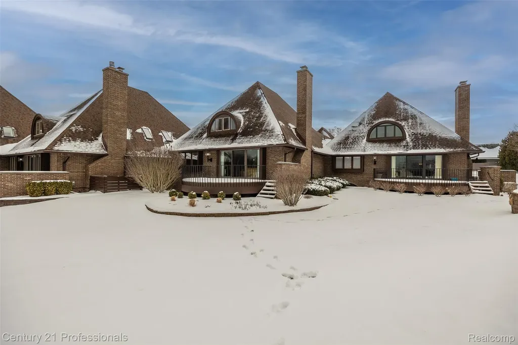 9095 S Saginaw Road Grand Blanc Charter Township MI 48439