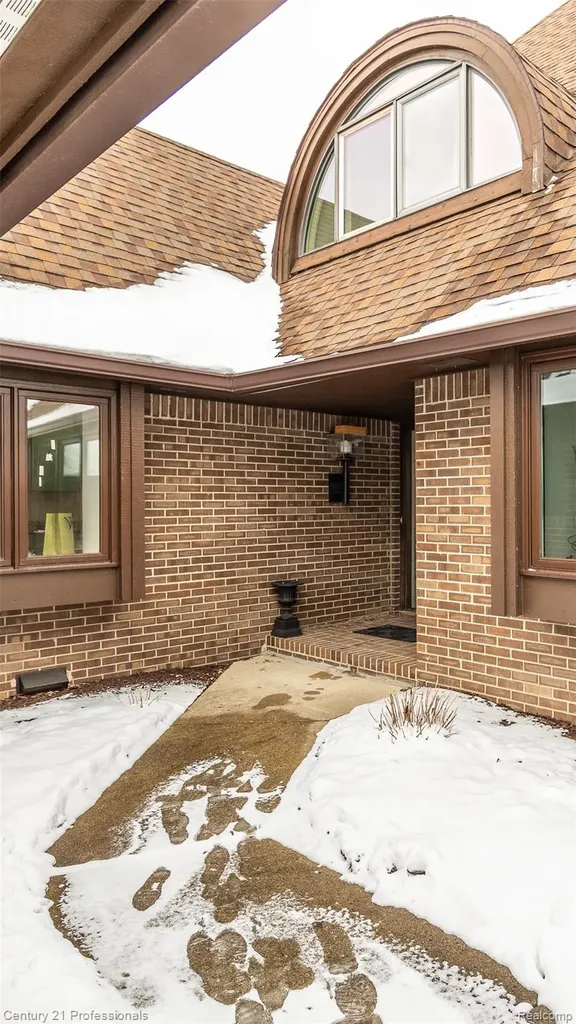 9095 S Saginaw Road Grand Blanc Charter Township MI 48439