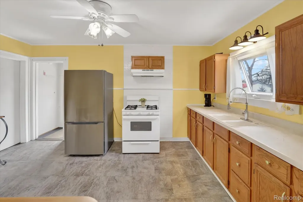 926 Kentucky Court Monroe City MI 48161