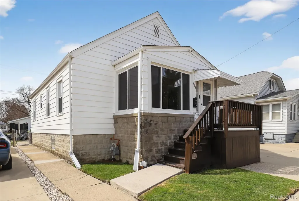 926 Kentucky Court Monroe City MI 48161