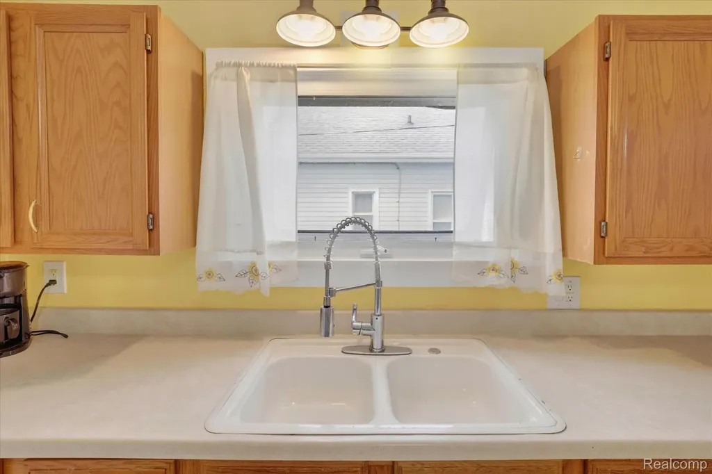 926 Kentucky Court Monroe City MI 48161