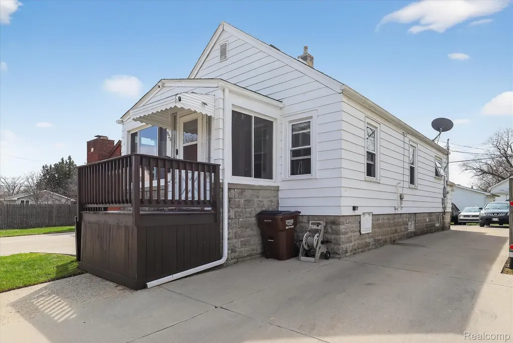 926 Kentucky Court Monroe City MI 48161