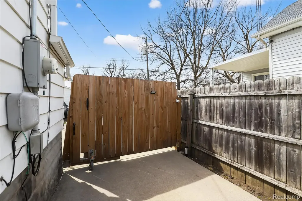 926 Kentucky Court Monroe City MI 48161