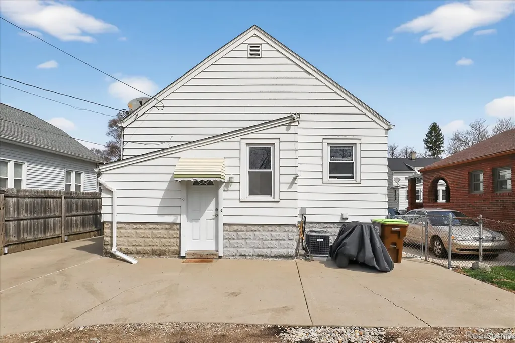 926 Kentucky Court Monroe City MI 48161