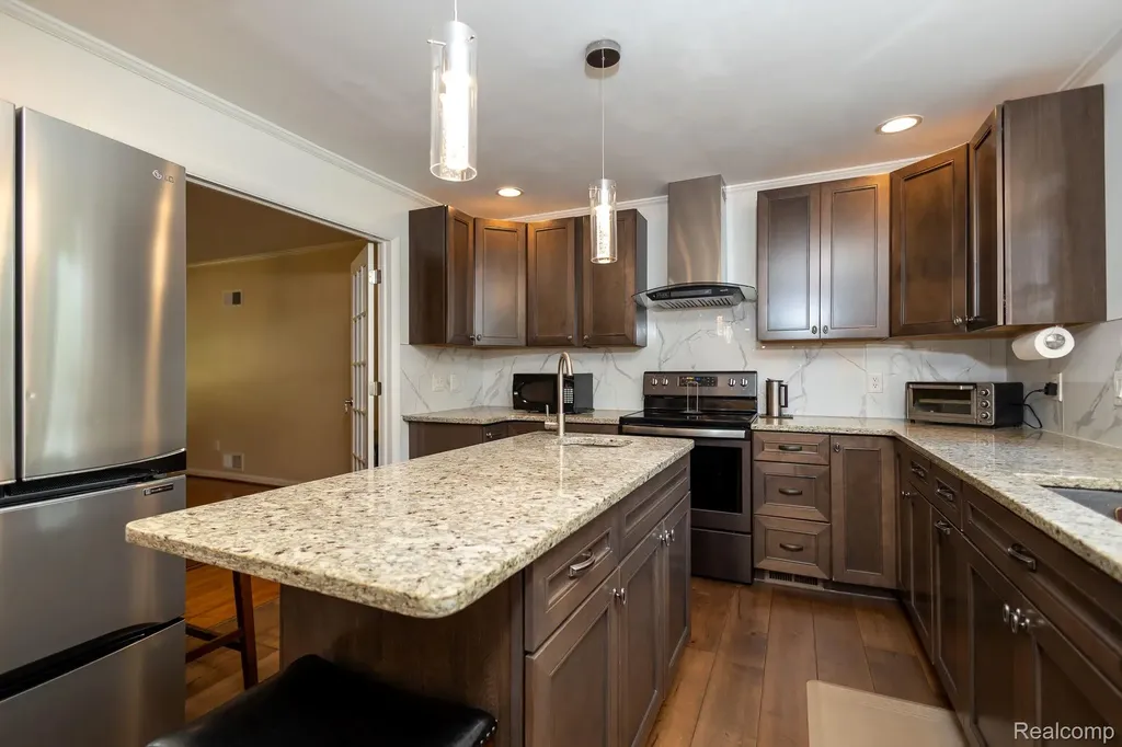 3665 Estates Drive Troy City MI 48084