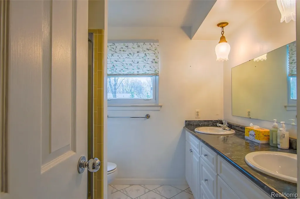 3665 Estates Drive Troy City MI 48084