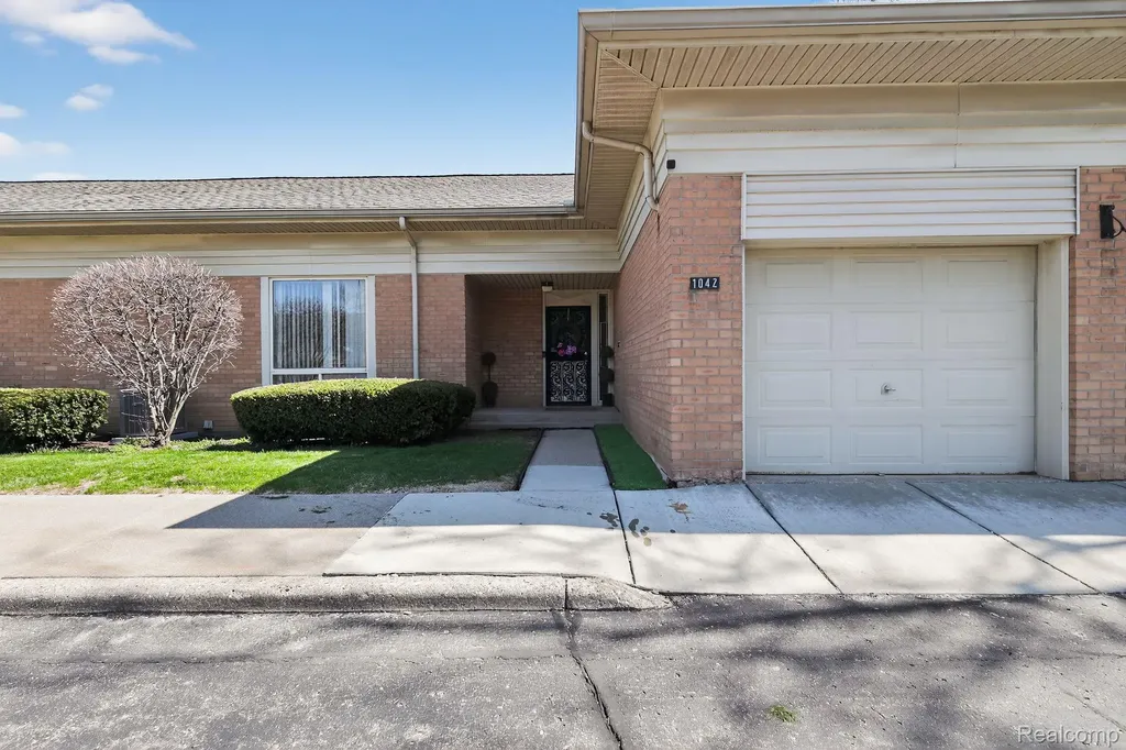 1042 Trevor Place Detroit City MI 48207
