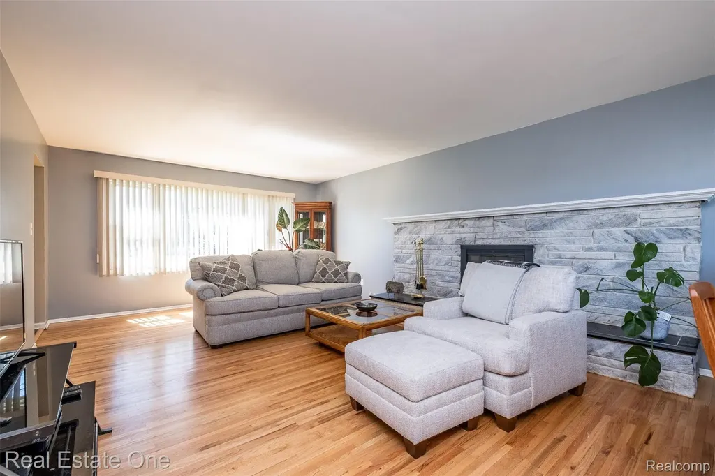 10420 Cedar Point Drive White Lake Charter Township MI 48386