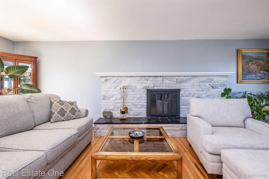 10420 Cedar Point Drive White Lake Charter Township MI 48386