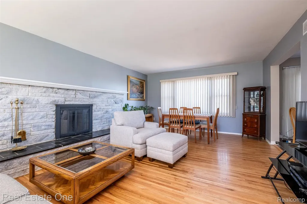 10420 Cedar Point Drive White Lake Charter Township MI 48386