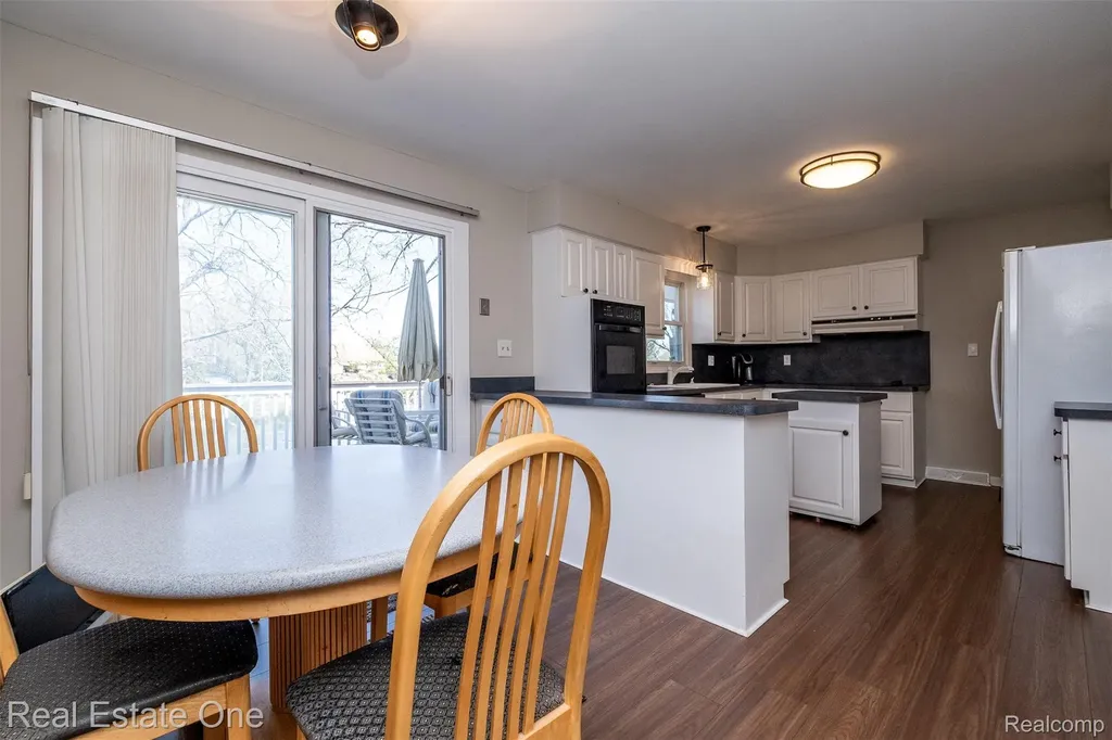 10420 Cedar Point Drive White Lake Charter Township MI 48386