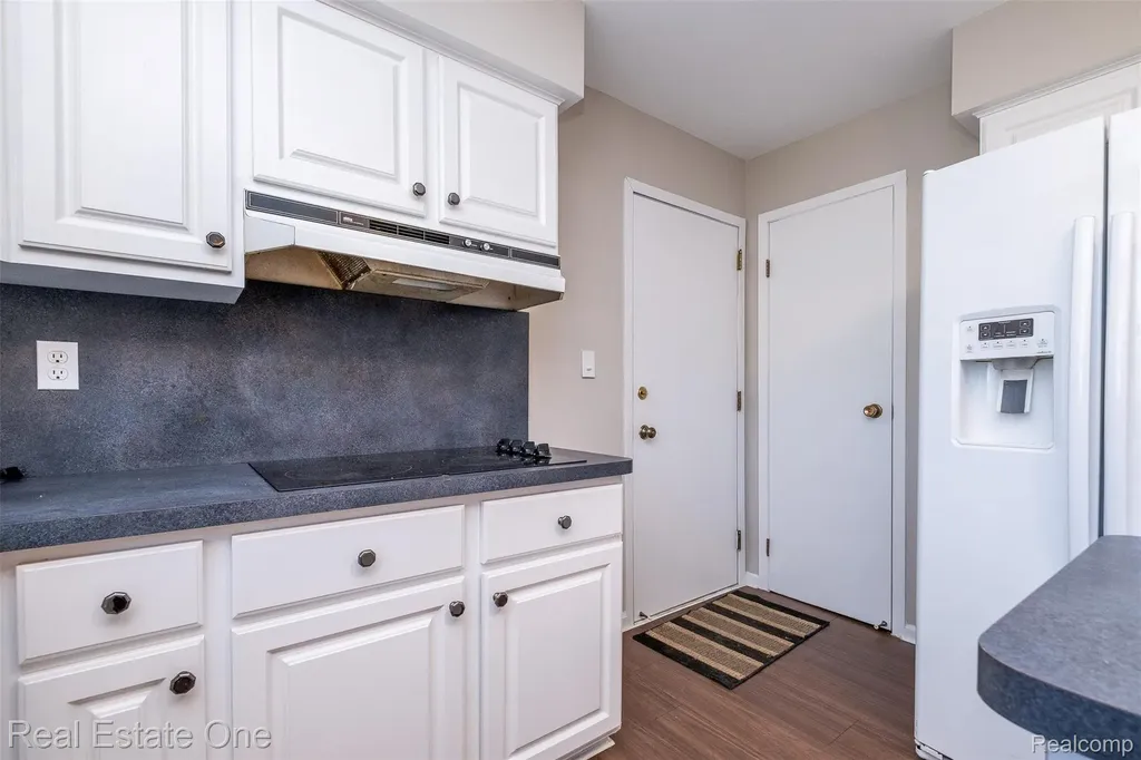 10420 Cedar Point Drive White Lake Charter Township MI 48386