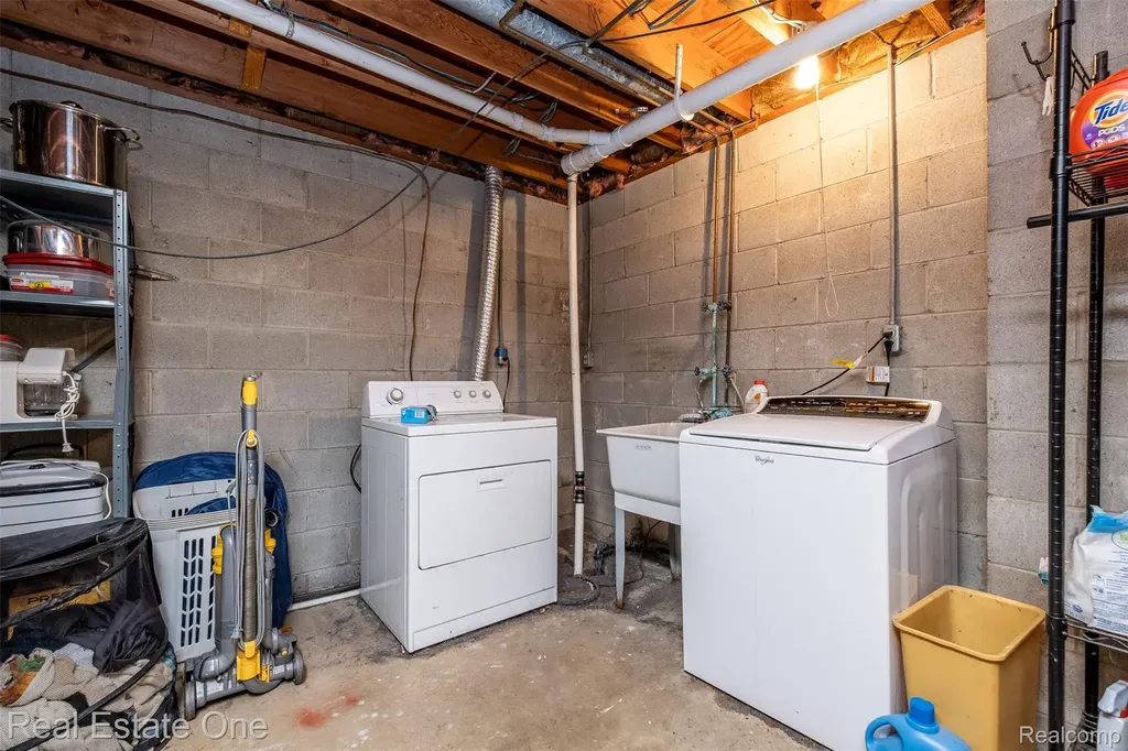 10420 Cedar Point Drive White Lake Charter Township MI 48386