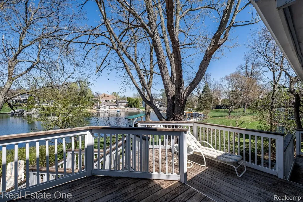10420 Cedar Point Drive White Lake Charter Township MI 48386
